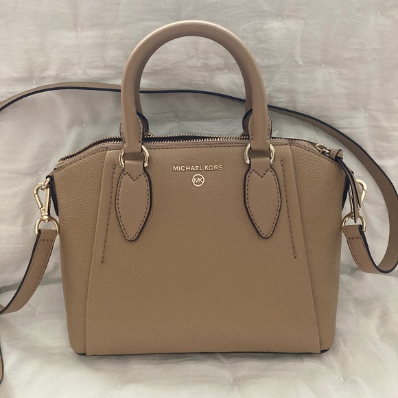 Michael Kors Handbags - Michael Kors Purse